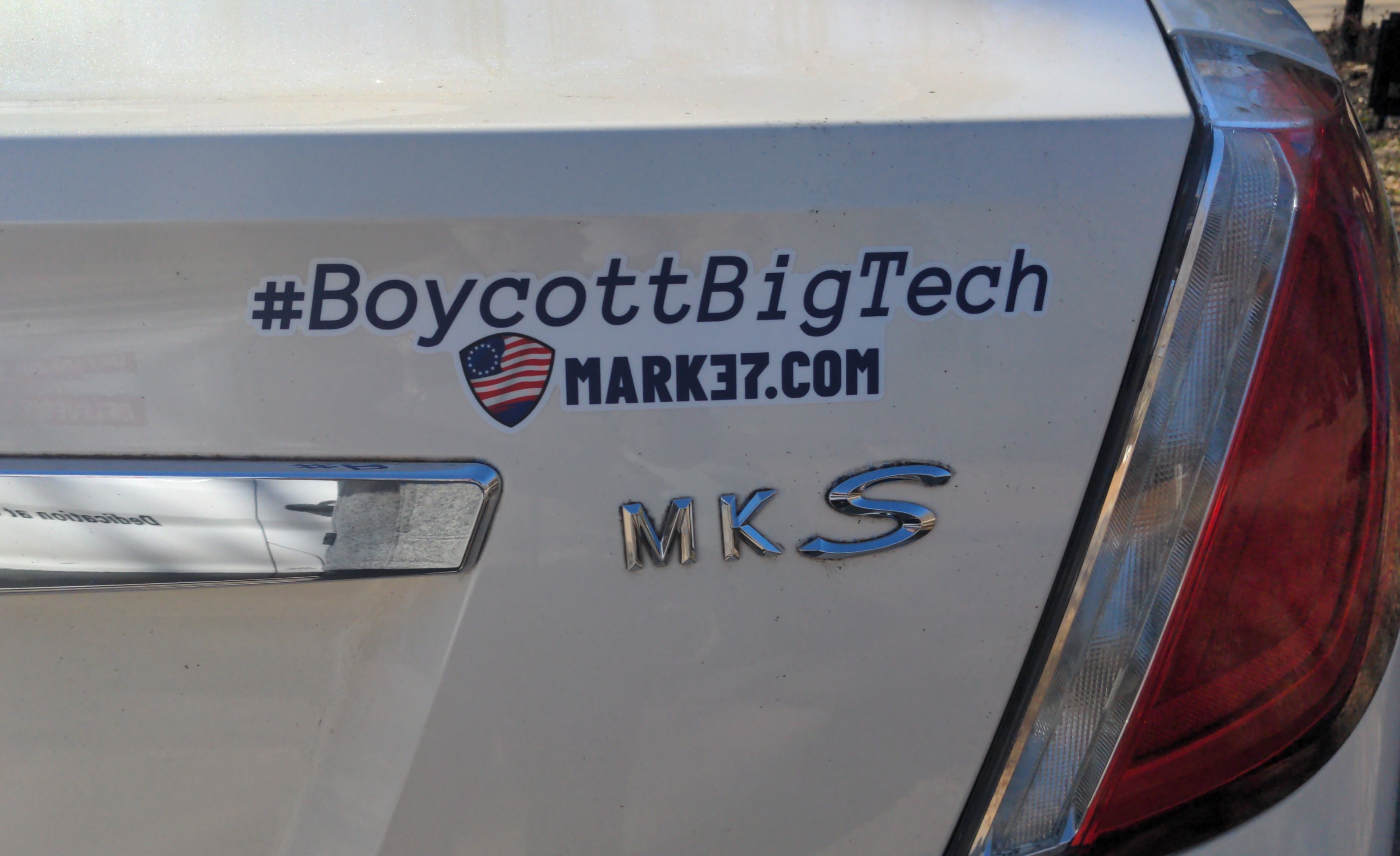 #BoycottBigTech Die Cut Sticker Large